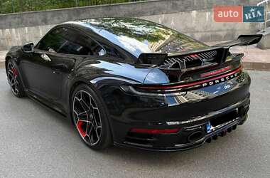 Купе Porsche 911 2020 в 
