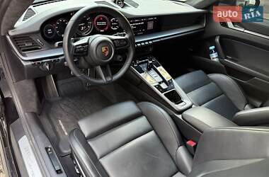 Купе Porsche 911 2020 в 