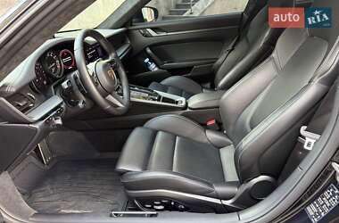 Купе Porsche 911 2020 в 