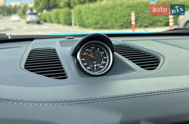 Купе Porsche 911 2016 в 
