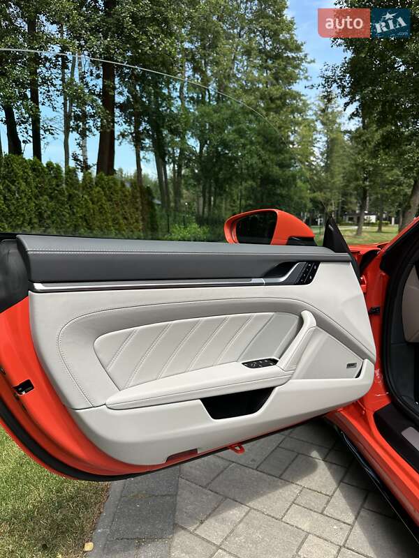 Кабріолет Porsche 911 2022 в Києві фото 25 Кабріолет Porsche 911 2022 в Києві