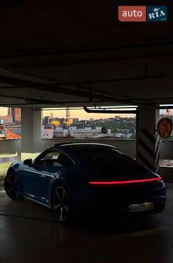 Купе Porsche 911 2021 в 