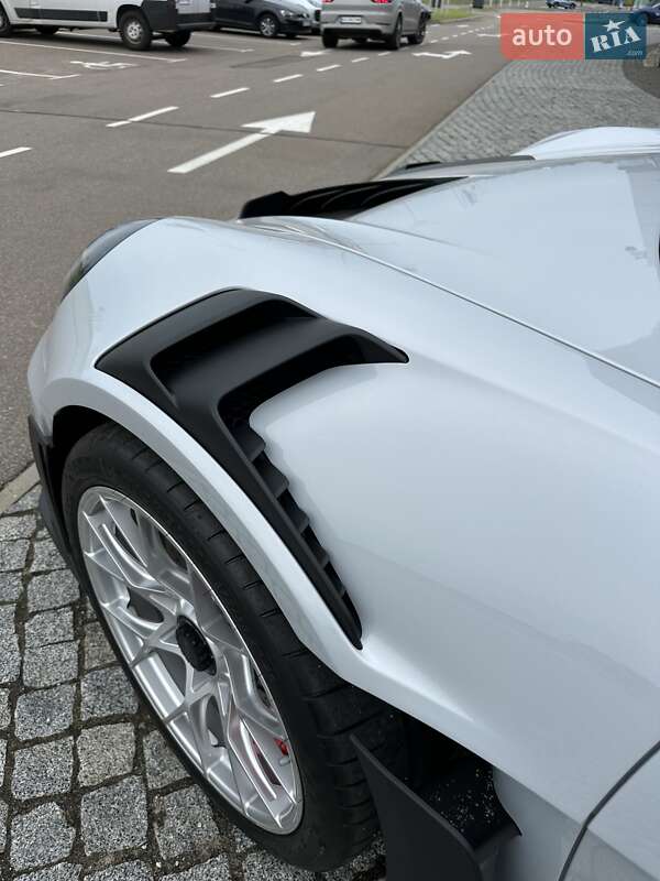 Купе Porsche 911 2024 в Киеве