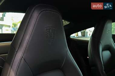 Купе Porsche 911 2024 в 