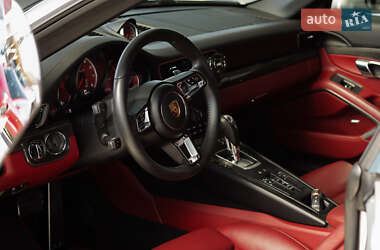 Кабриолет Porsche 911 2016 в 