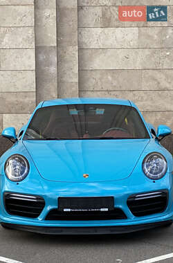 Купе Porsche 911 2016 в 