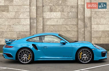 Купе Porsche 911 2016 в 