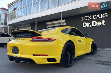 Купе Porsche 911 2017 в 