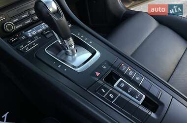 Купе Porsche 911 2017 в 
