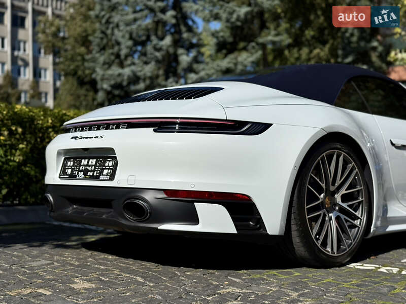 Кабриолет Porsche 911 2022 в Львове