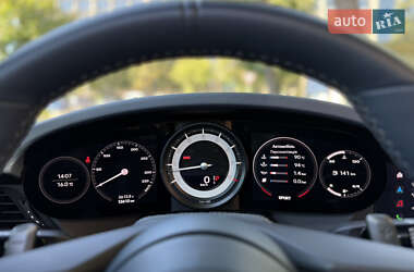Кабриолет Porsche 911 2022 в 