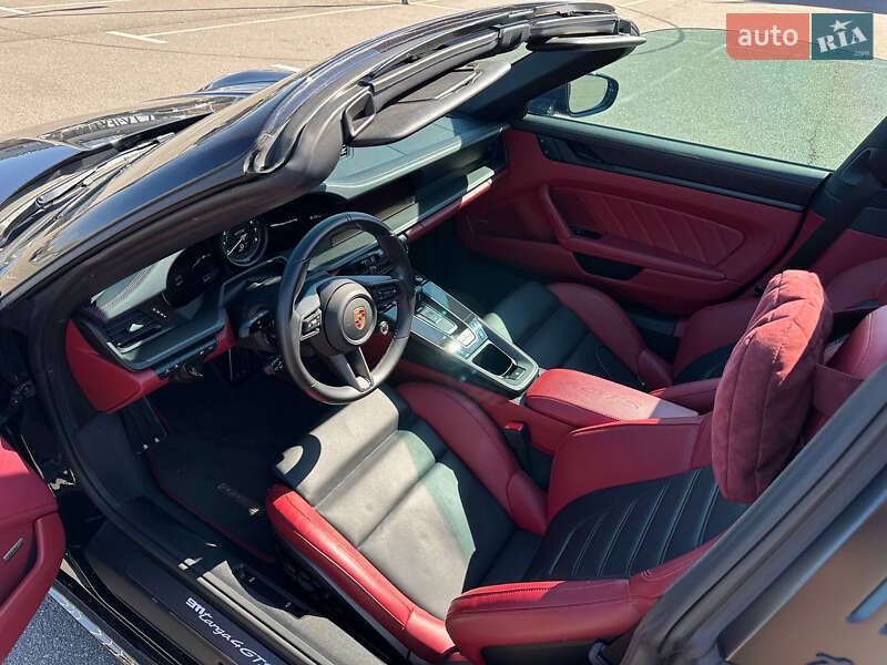 Купе Porsche 911 2024 в Киеве