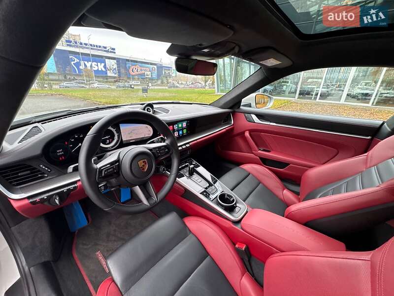 Купе Porsche 911 2024 в Києві фото 34 Купе Porsche 911 2024 в Києві