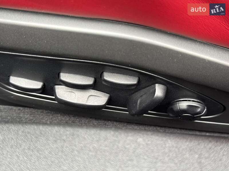 Купе Porsche 911 2024 в Києві фото 31 Купе Porsche 911 2024 в Києві