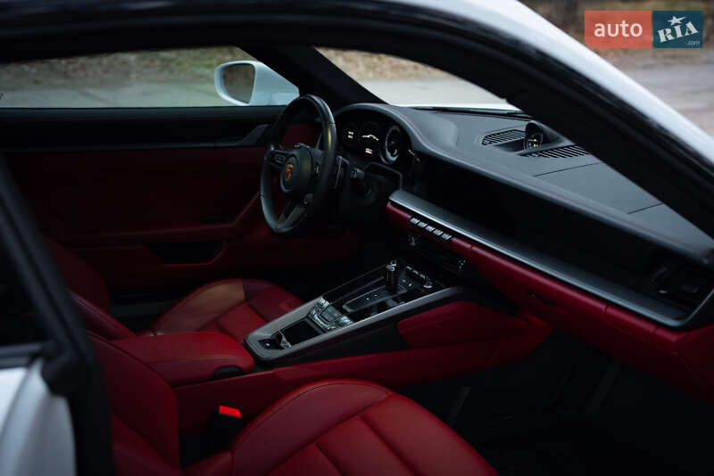 Купе Porsche 911 2022 в Киеве фото 17 Купе Porsche 911 2022 в Киеве