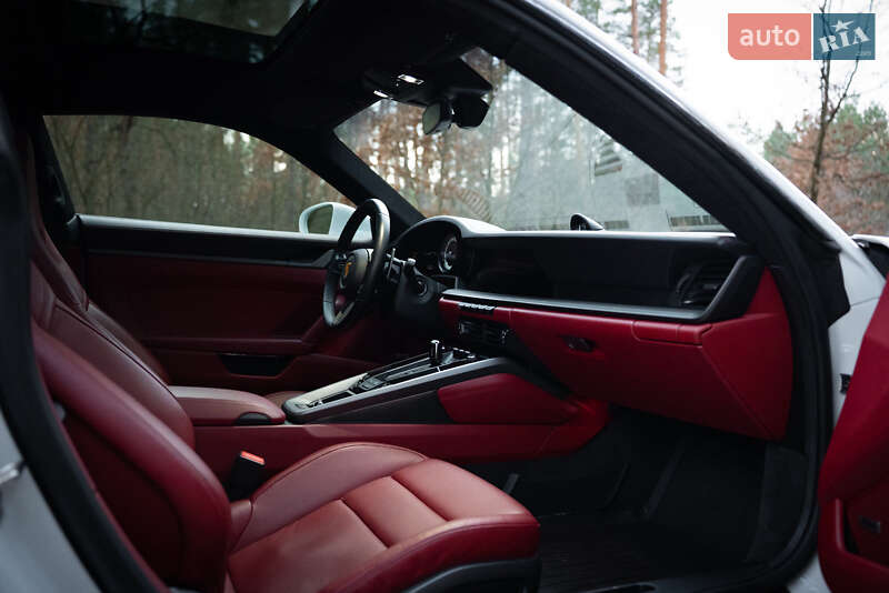 Купе Porsche 911 2022 в Киеве фото 21 Купе Porsche 911 2022 в Киеве