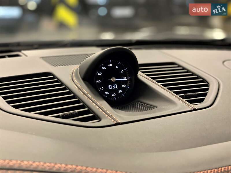 Купе Porsche 911 2025 в Киеве