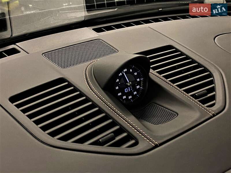 Купе Porsche 911 2025 в Киеве