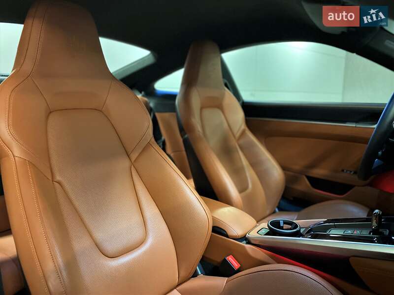 Купе Porsche 911 2025 в Киеве