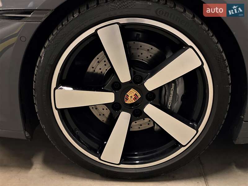 Купе Porsche 911 2025 в Киеве