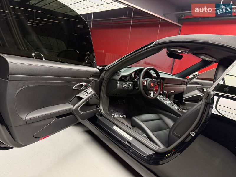 Кабриолет Porsche 911 2018 в Киеве
