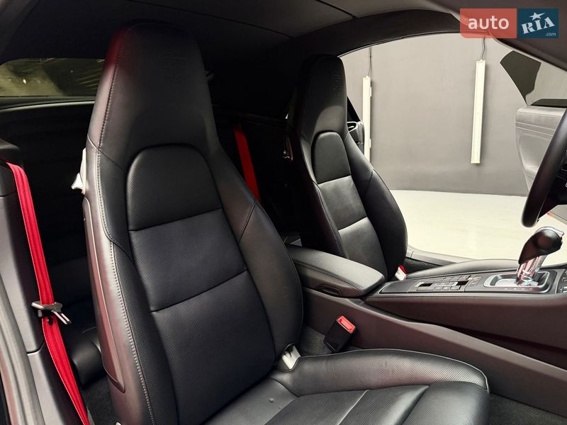 Кабриолет Porsche 911 2018 в Киеве