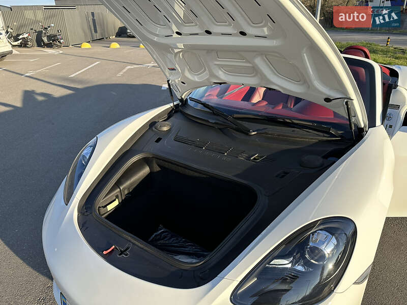 Родстер Porsche Boxster 2018 в Киеве фото 15 Родстер Porsche Boxster 2018 в Киеве