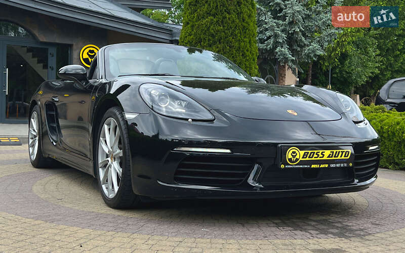 Родстер Porsche Boxster 2017 в 