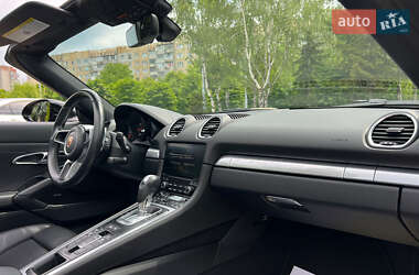 Родстер Porsche Boxster 2017 в 