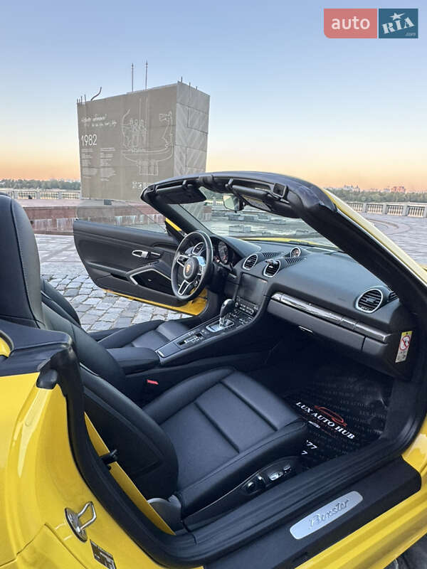Родстер Porsche Boxster 2020 в Киеве