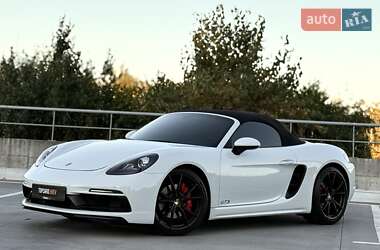 Родстер Porsche Boxster 2018 в 