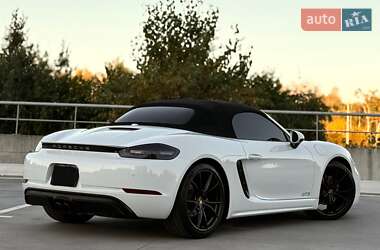 Родстер Porsche Boxster 2018 в 
