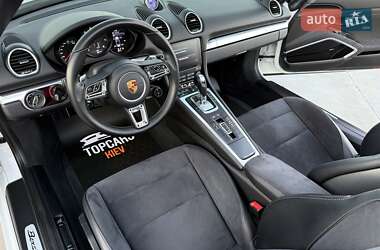 Родстер Porsche Boxster 2018 в 