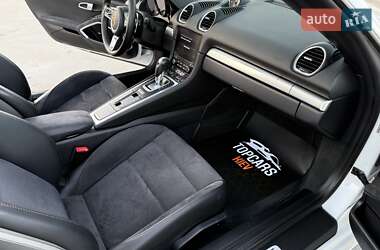 Родстер Porsche Boxster 2018 в 