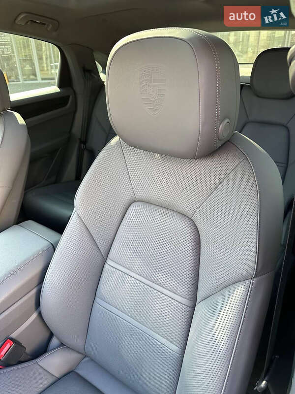 Внедорожник / Кроссовер Porsche Cayenne Coupe 2021 в Мукачево