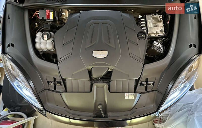 Внедорожник / Кроссовер Porsche Cayenne Coupe 2021 в Мукачево