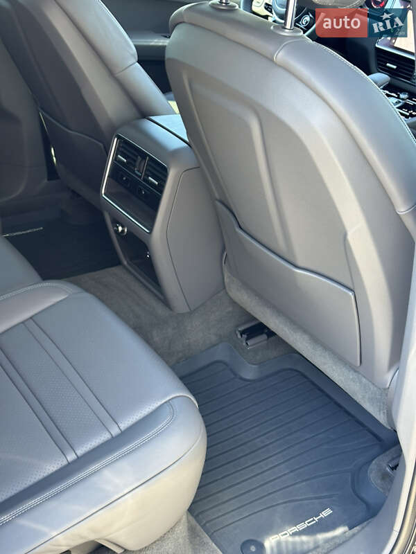 Внедорожник / Кроссовер Porsche Cayenne Coupe 2021 в Мукачево