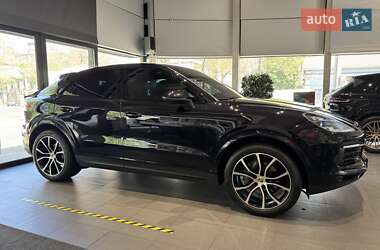 Внедорожник / Кроссовер Porsche Cayenne Coupe 2021 в 