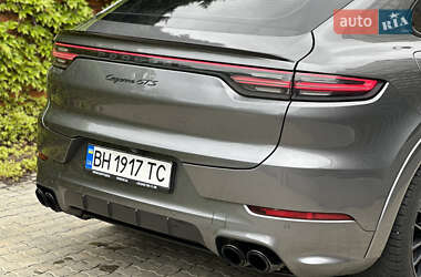 Позашляховик / Кросовер Porsche Cayenne Coupe 2021 в 
