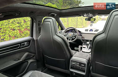 Позашляховик / Кросовер Porsche Cayenne Coupe 2021 в 