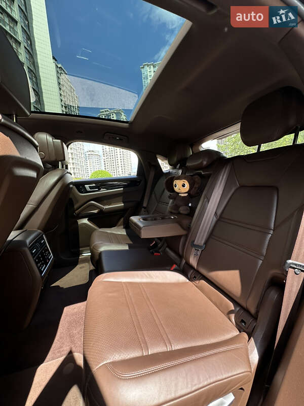 Внедорожник / Кроссовер Porsche Cayenne Coupe 2020 в Киеве