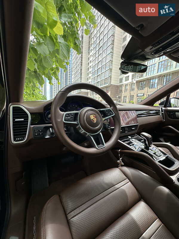 Внедорожник / Кроссовер Porsche Cayenne Coupe 2020 в Киеве