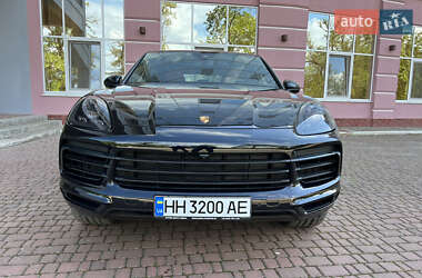 Внедорожник / Кроссовер Porsche Cayenne Coupe 2021 в 