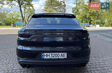 Внедорожник / Кроссовер Porsche Cayenne Coupe 2021 в 