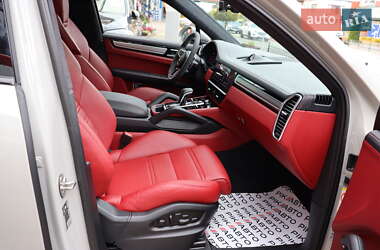 Внедорожник / Кроссовер Porsche Cayenne Coupe 2022 в 