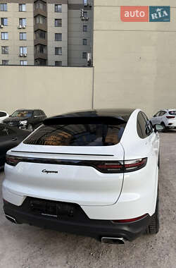 Внедорожник / Кроссовер Porsche Cayenne Coupe 2022 в 