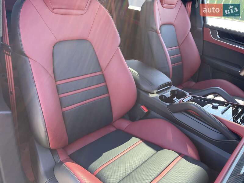 Позашляховик / Кросовер Porsche Cayenne Coupe 2024 в Києві