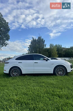 Позашляховик / Кросовер Porsche Cayenne Coupe 2020 в 