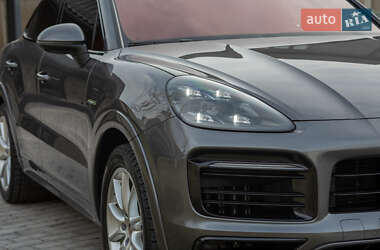 Внедорожник / Кроссовер Porsche Cayenne Coupe 2021 в 