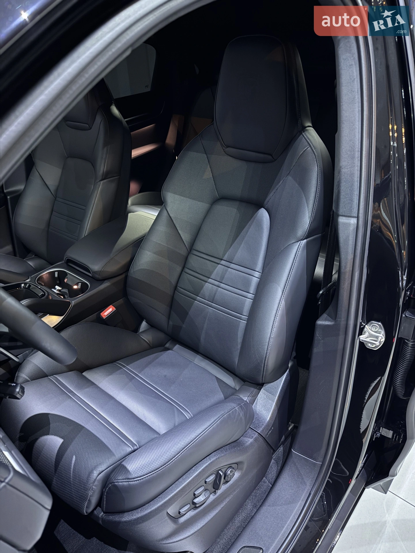 2023 Porsche Cayenne Coupe - мініатюра 164